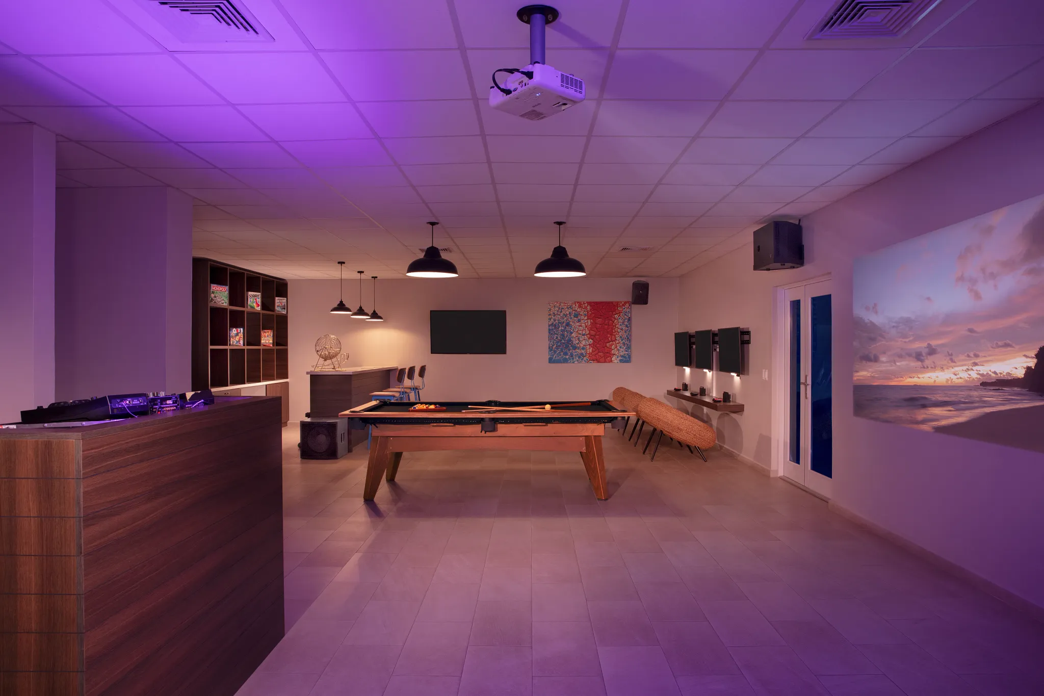 Desires sports bar and nightclub at Dreams Curaçao Resort featuring a stylish lounge with cocktails, microbrews, and vibrant nightlife ambiance.